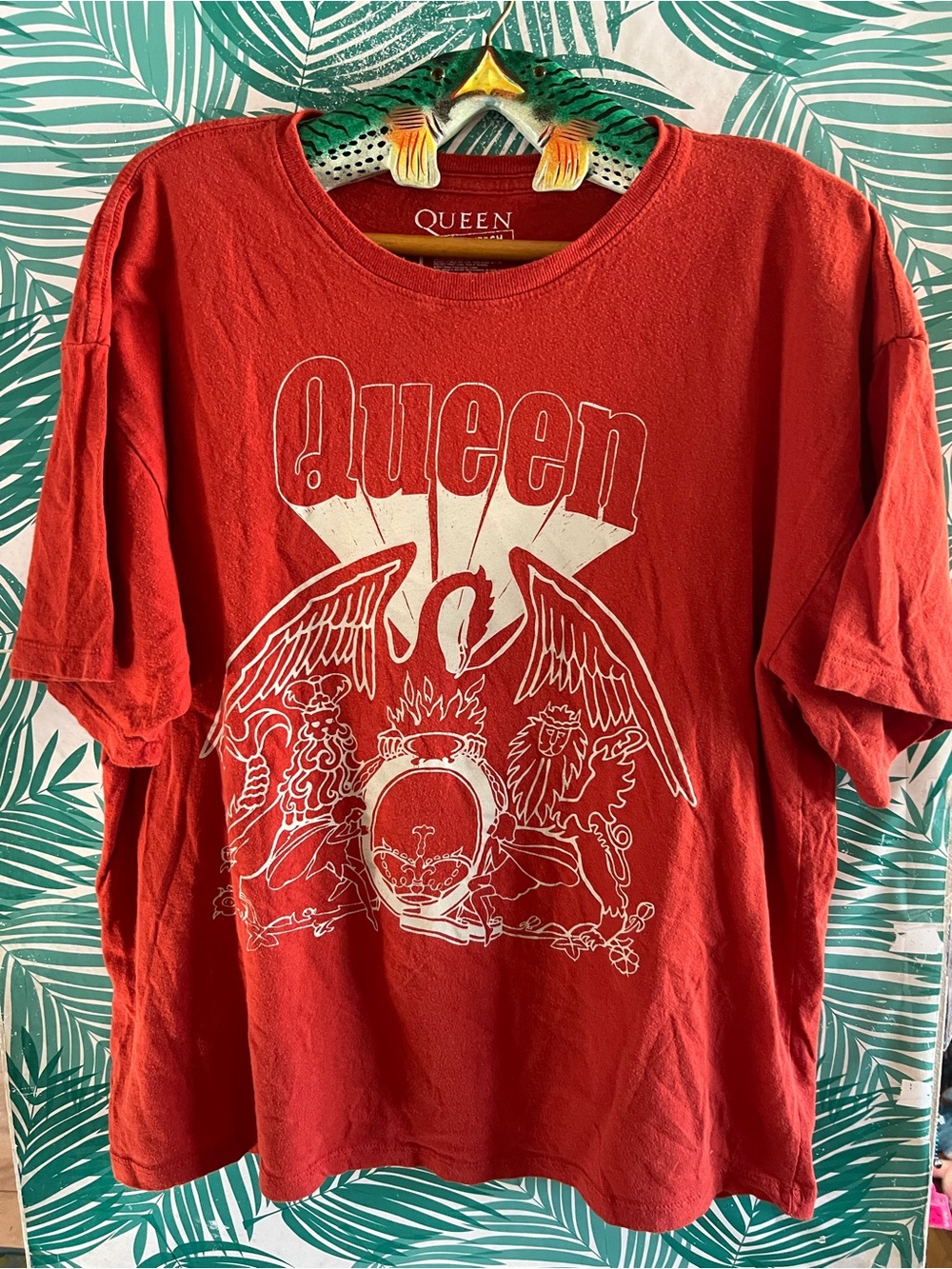 Queen Official Merch Orange Classic Crest Graphic Short-Sleeve T-Shirt Sz L